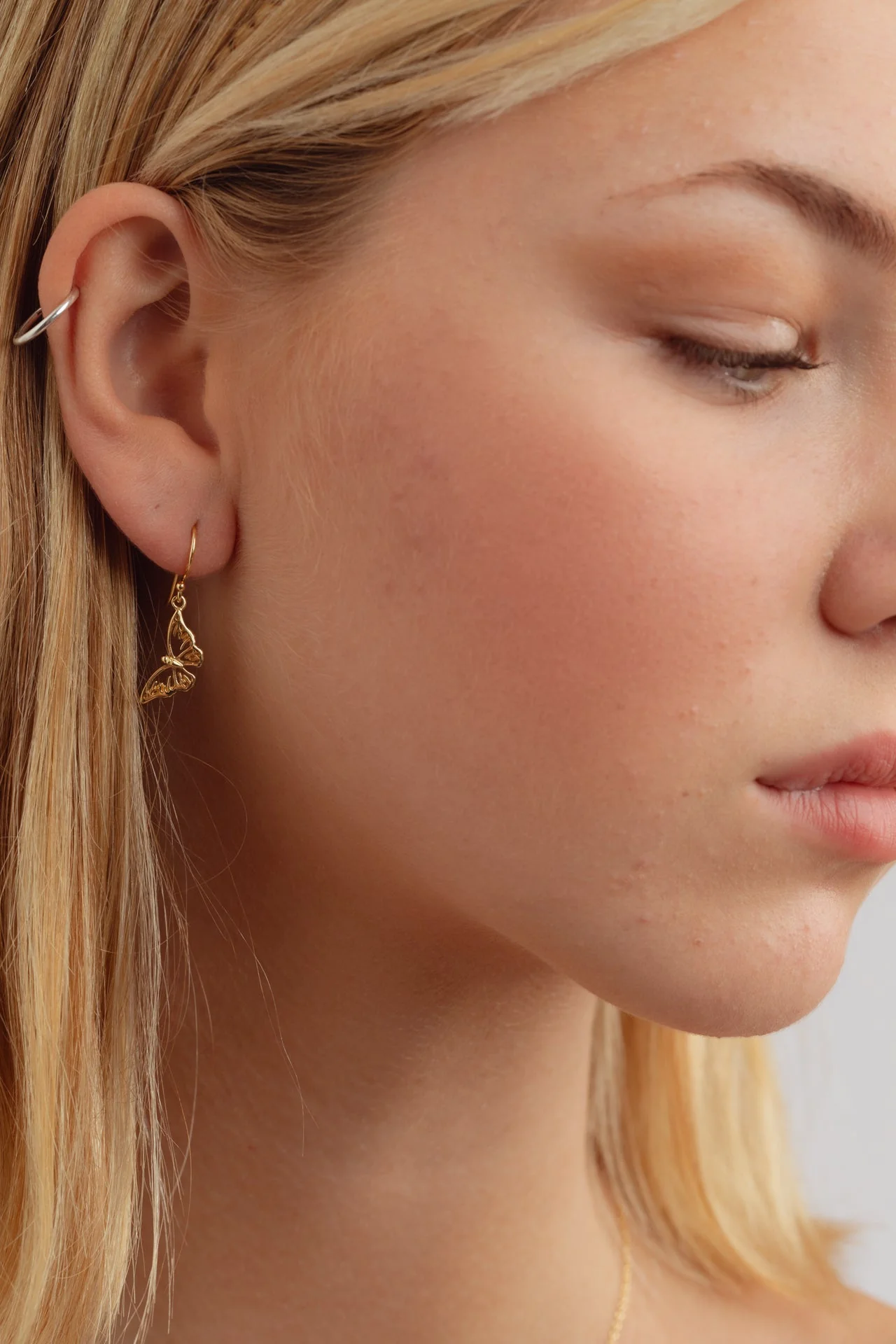 Farfalla Butterfly Gold Earrings - Image 2