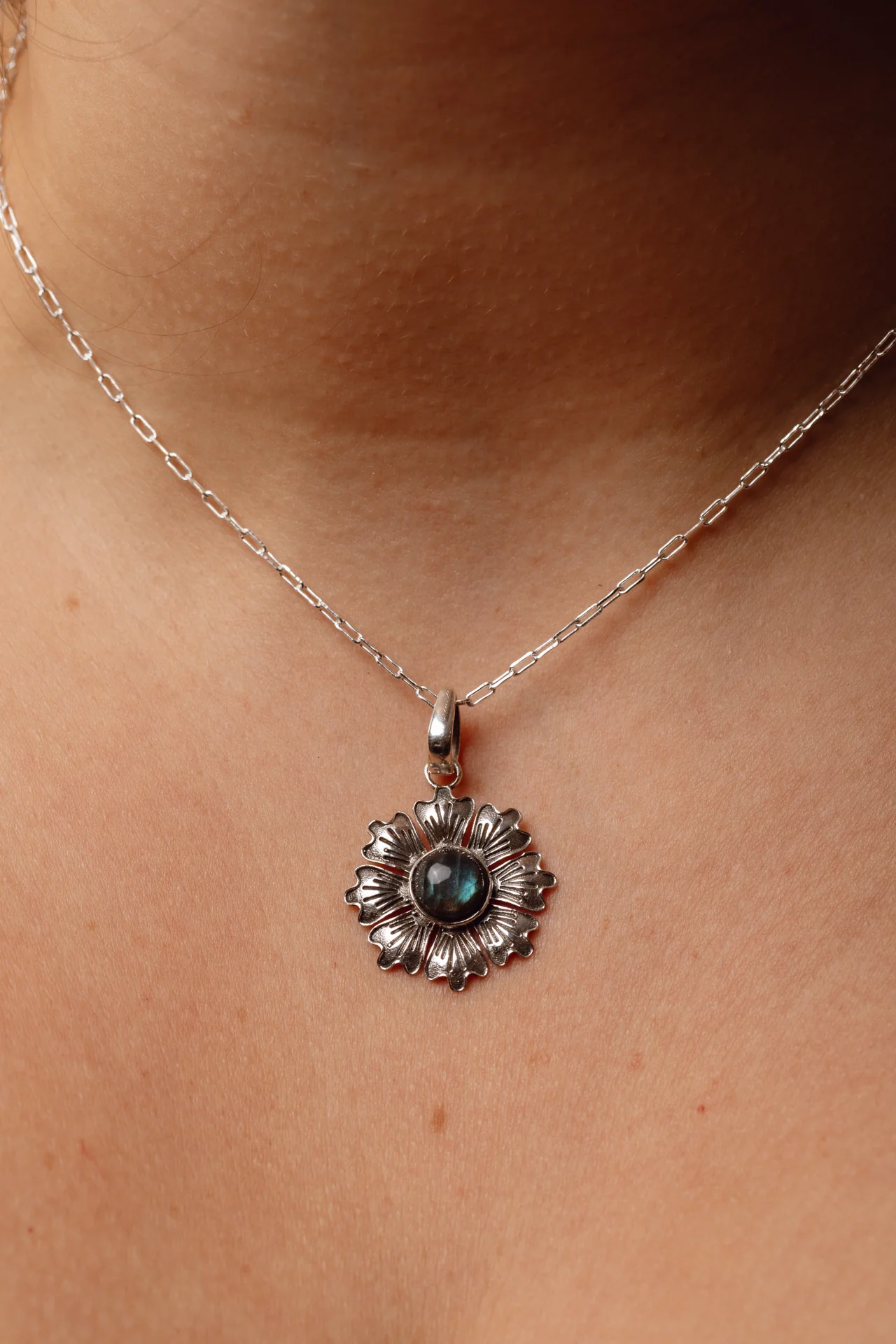 Flat Flower Labradorite Pendant