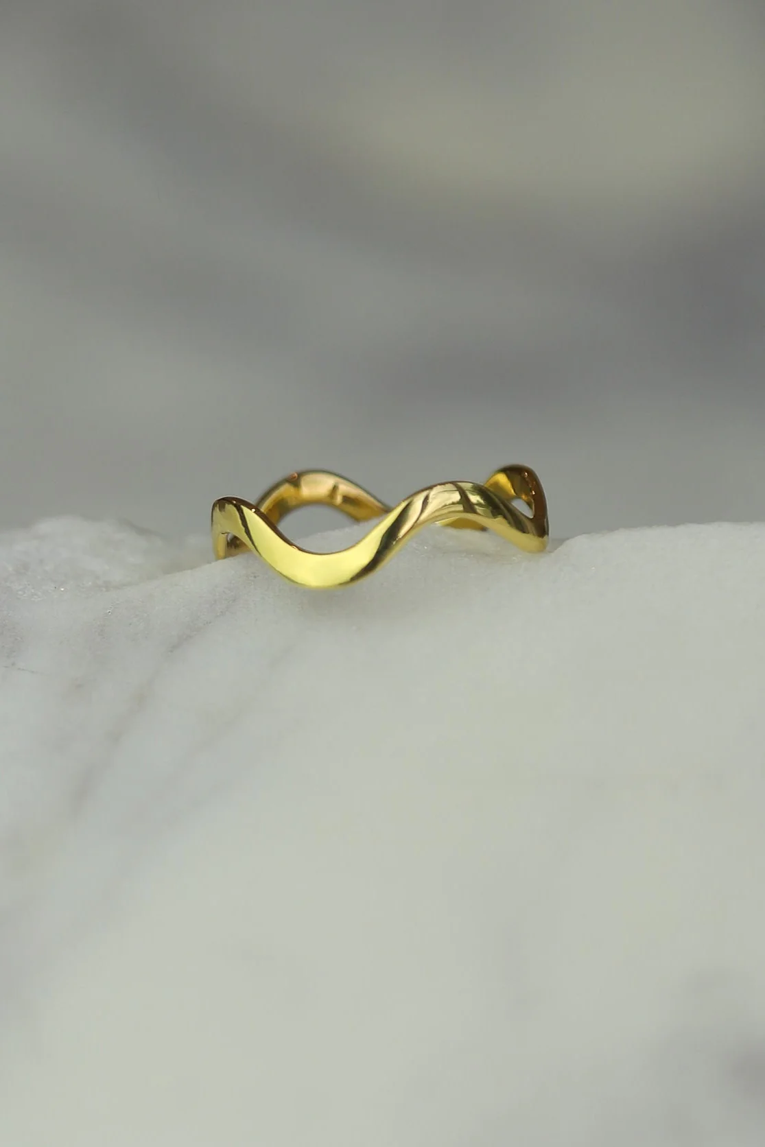 Gold Wave Ring - Image 3