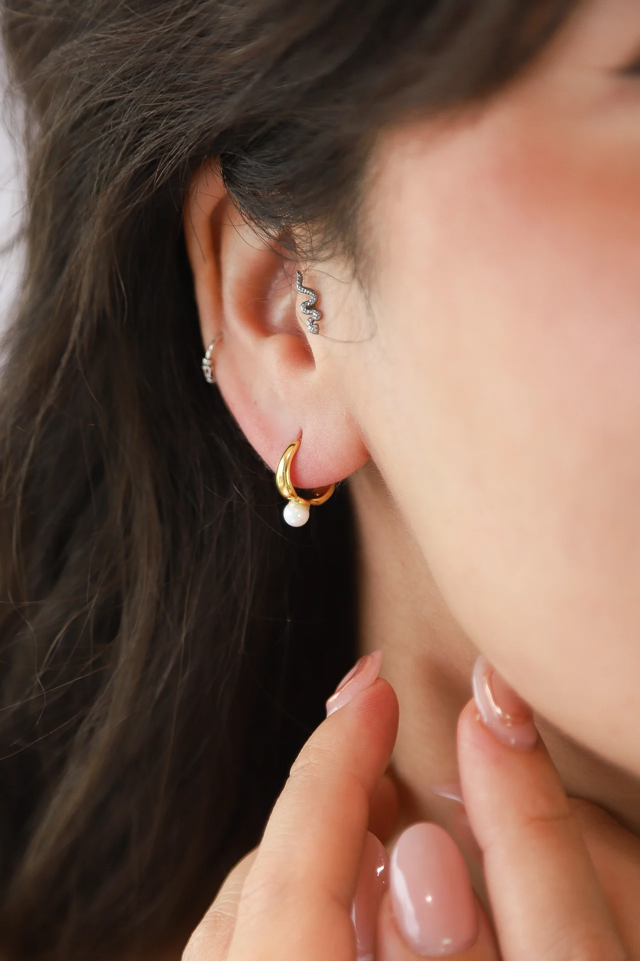 Grandeur Gold Pearl Hoops - Image 3