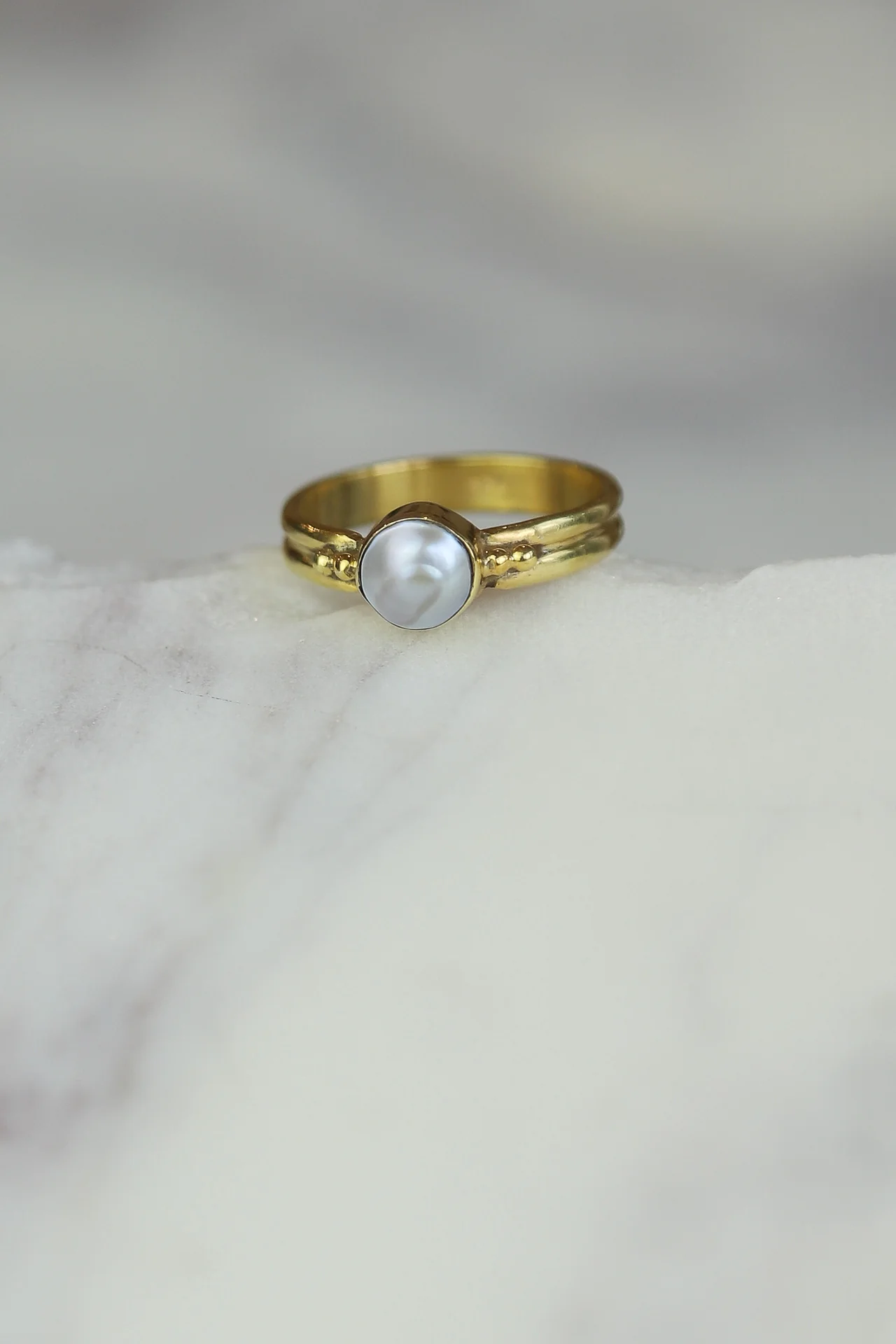 Grey Pearl Gold Uko Ring