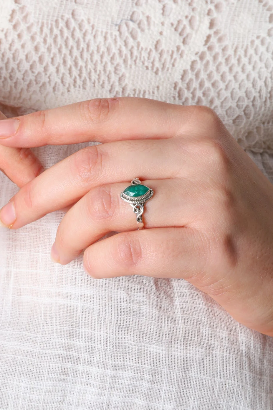 Emerald Cosi Ring - Image 4