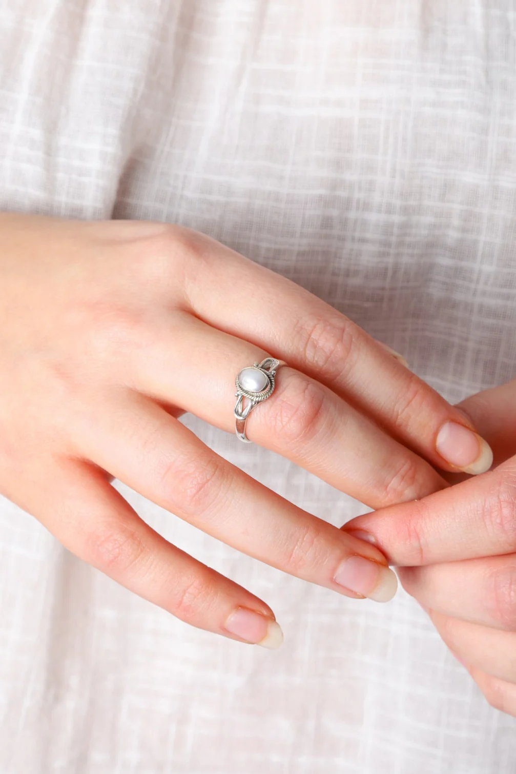 Pearl Cardi Oval Stone Ring - Image 2