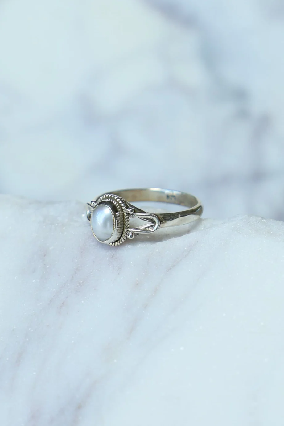 Pearl Cardi Oval Stone Ring - Image 3