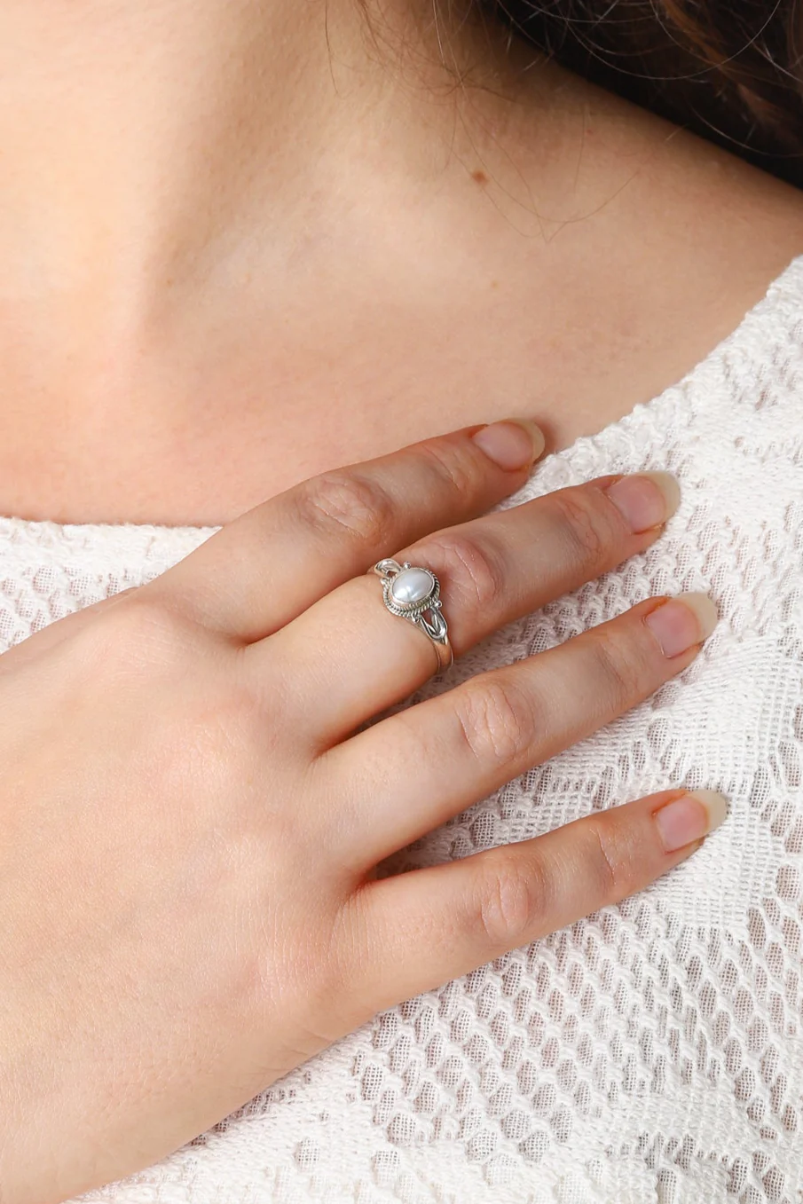 Pearl Cardi Oval Stone Ring - Image 4