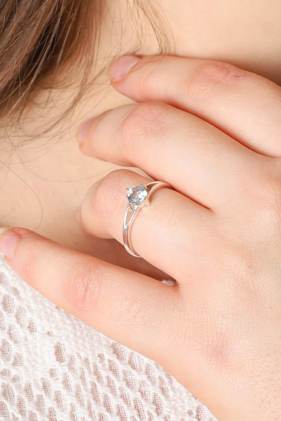 Blue Topaz Ivy Gemstone Ring - Image 4