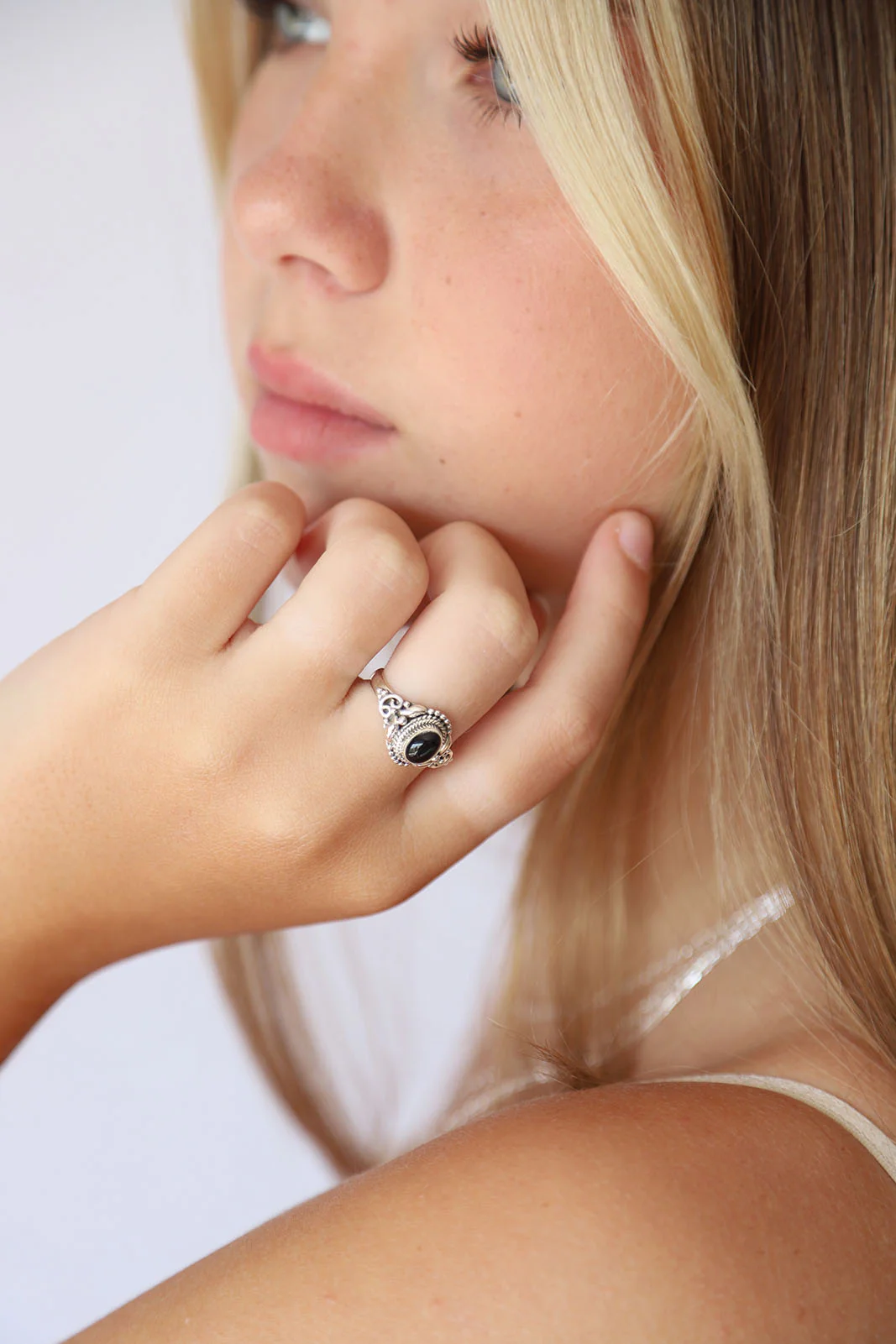 Black Onyx Betty Oval Ring - Image 3