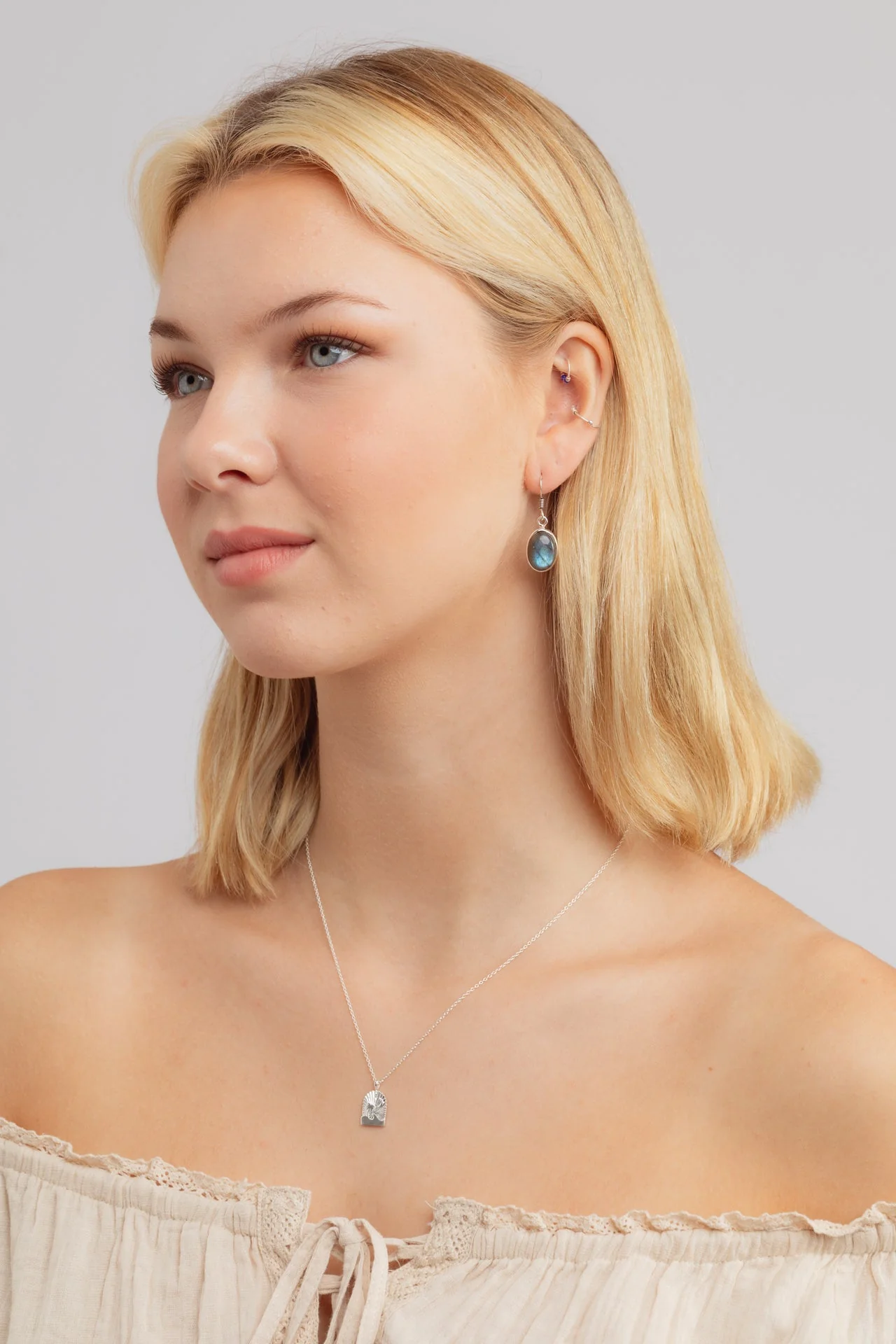Neroli Labradorite Oval Drop Earrings - Image 2