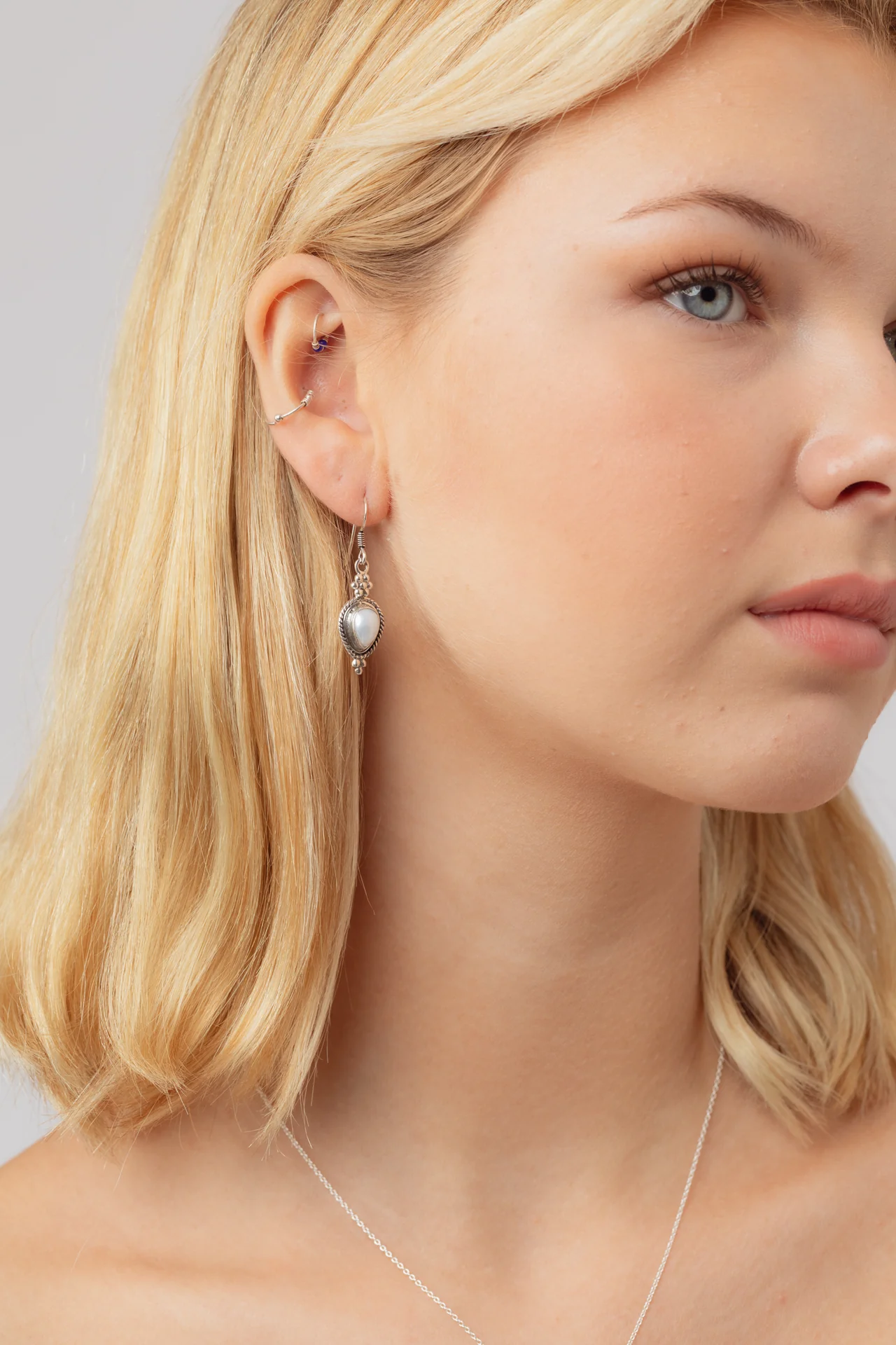 Siana Pearl Delicate Teardrops - Image 2