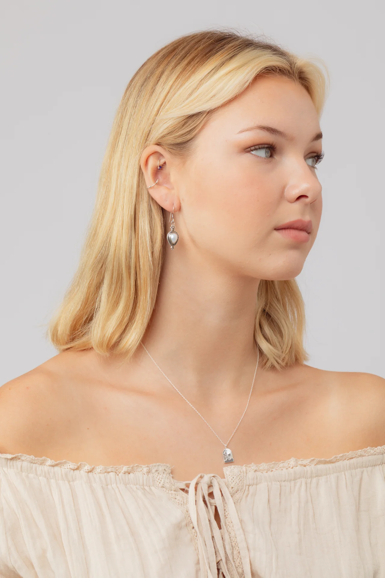 Siana Pearl Delicate Teardrops - Image 4