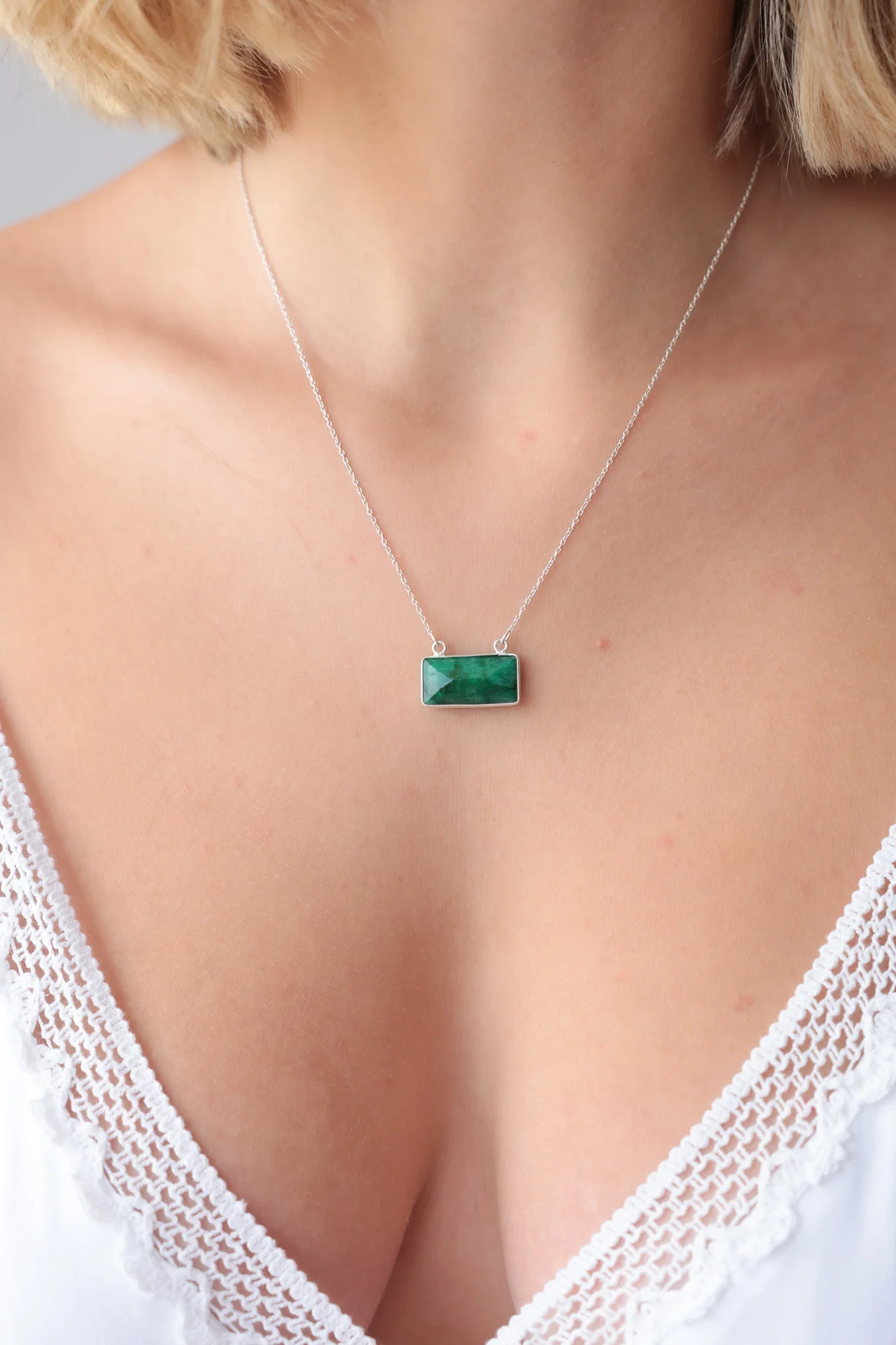 Niveena Emerald Necklace