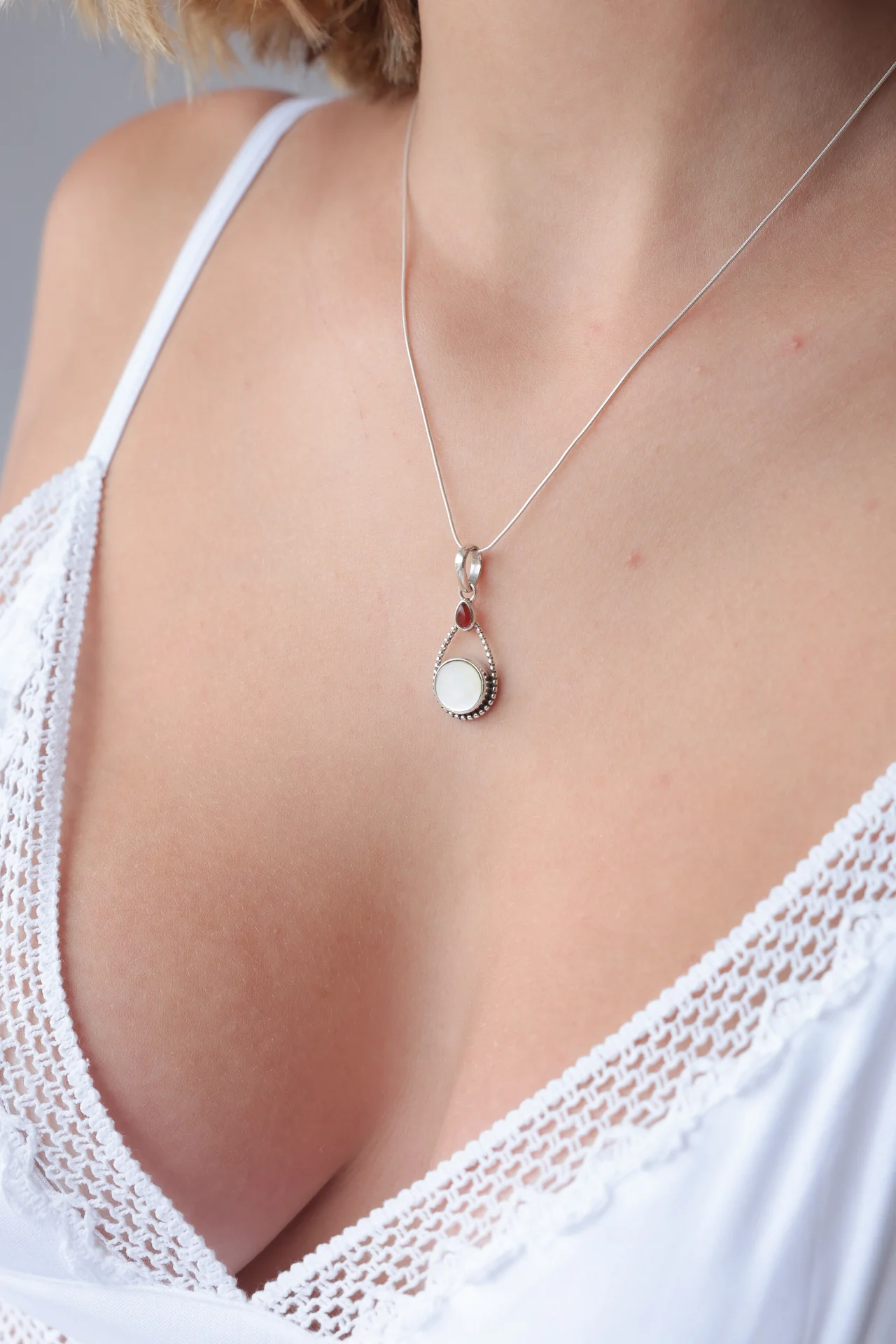 Alinta Mother of Pearl Teardrop Pendant
