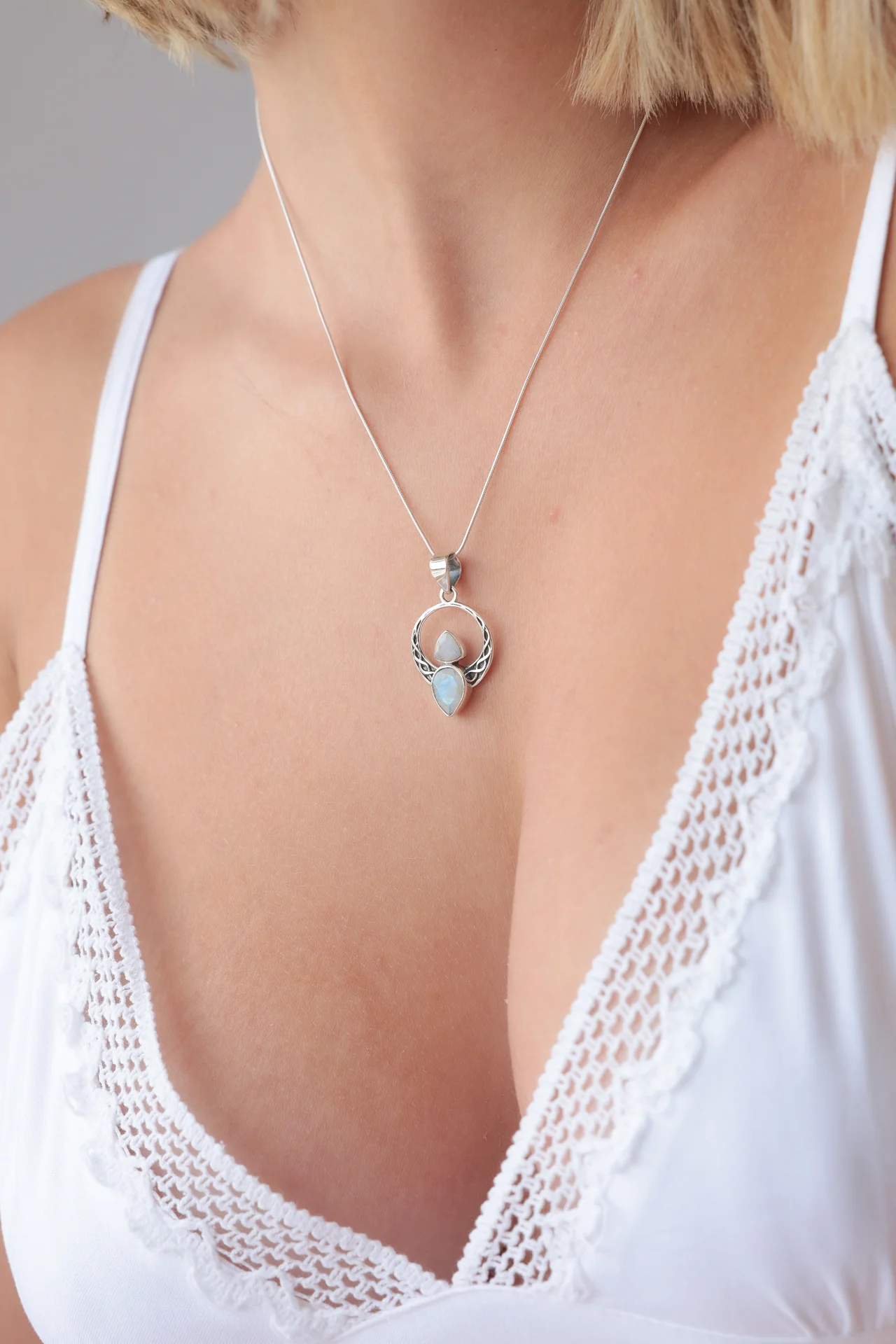 Kalinya Celtic Rainbow Moonstone Pendant - Image 3