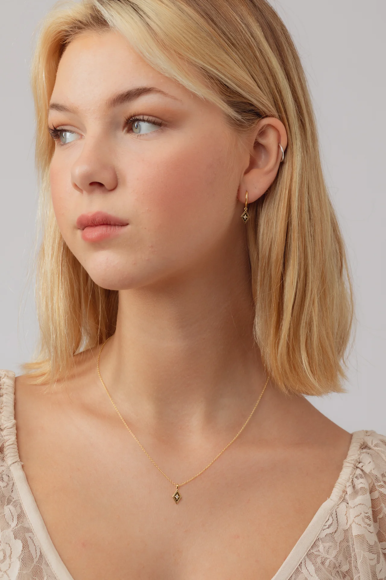 Lumi Star Gold Necklace - Image 2