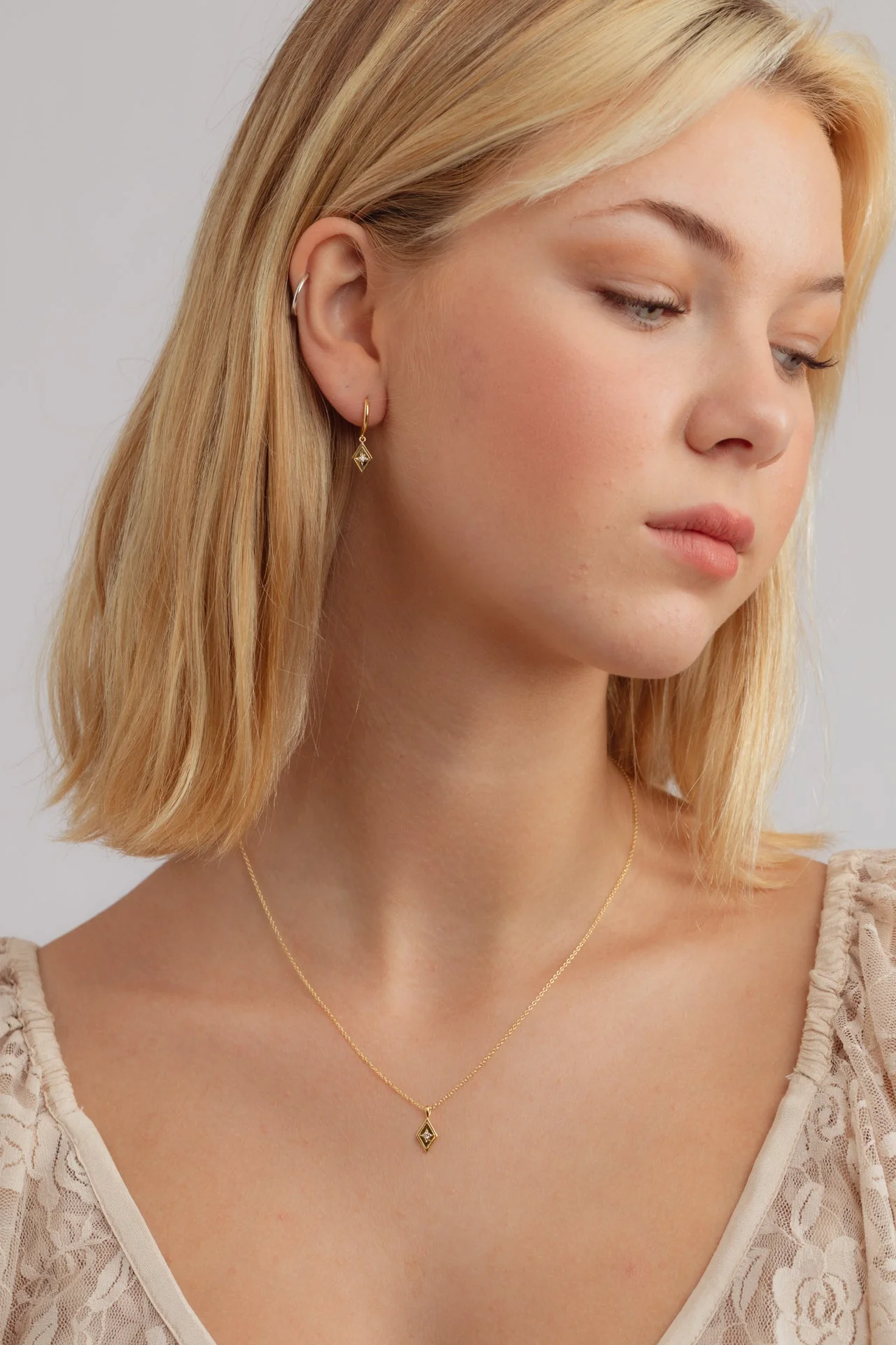 Lumi Star Gold Necklace - Image 3