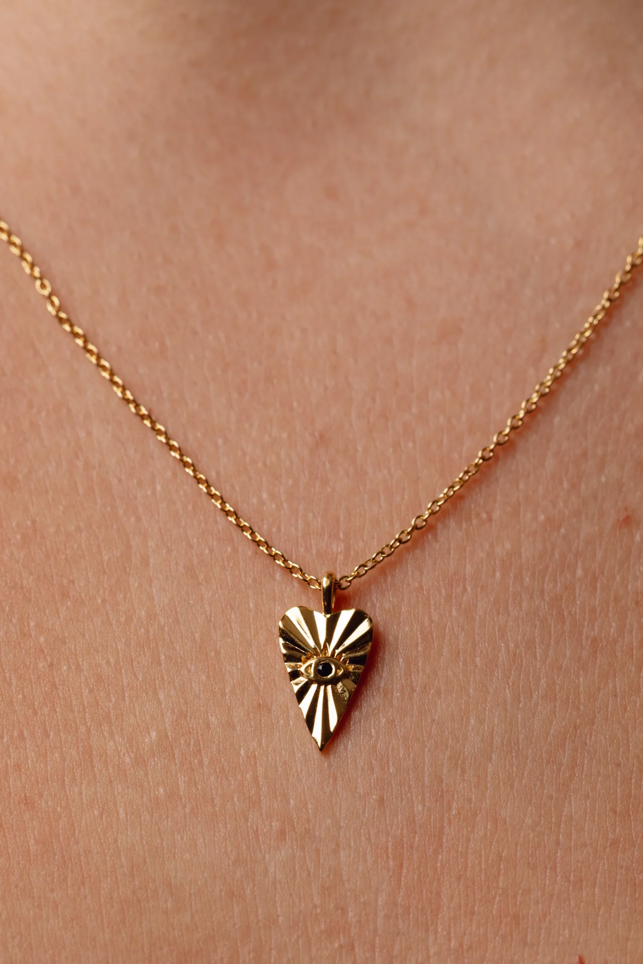 Lover's Gaze Black Onyx Gold Necklace