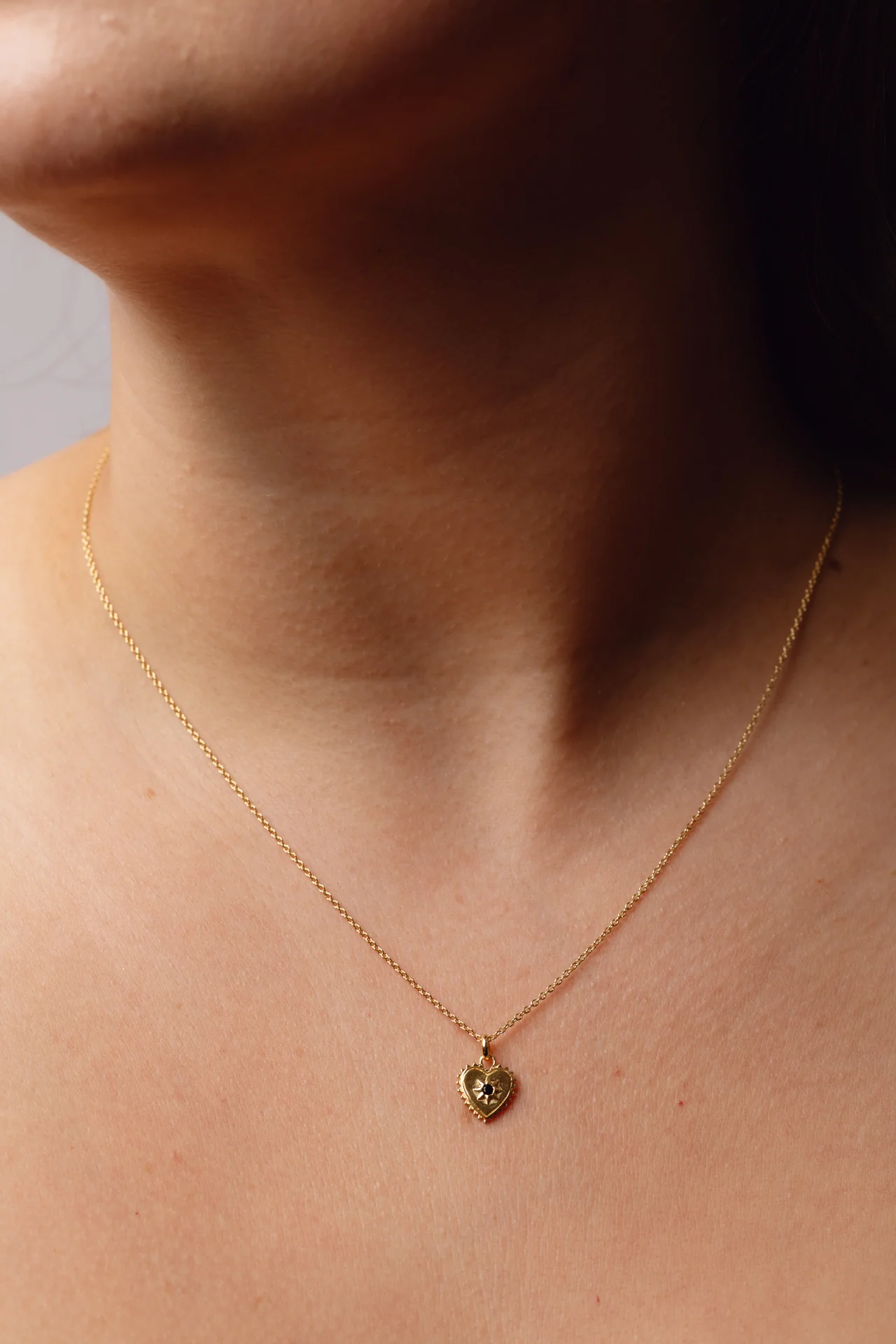 Cardia Black Onyx Gold Necklace - Image 2