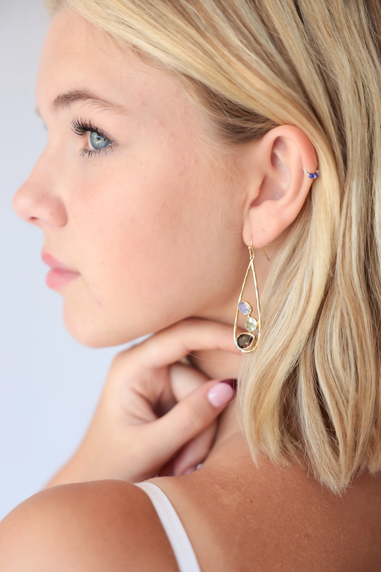 Nali Triple Stone Teardrop Earring - Image 3