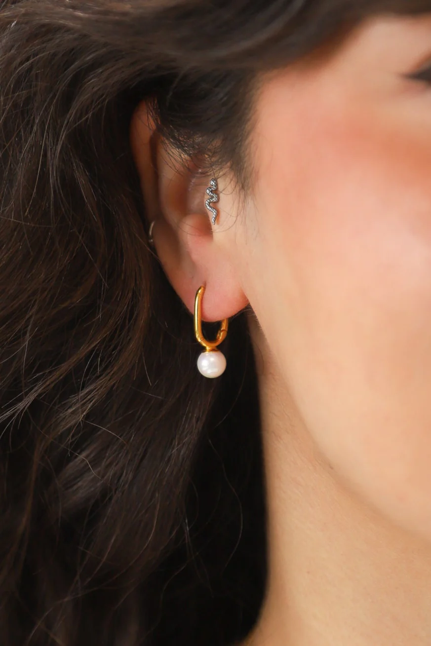 Perle Gold Rectangle Hoops