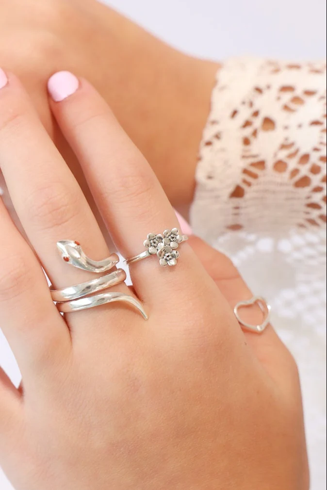Trio Flower Ring - Image 4