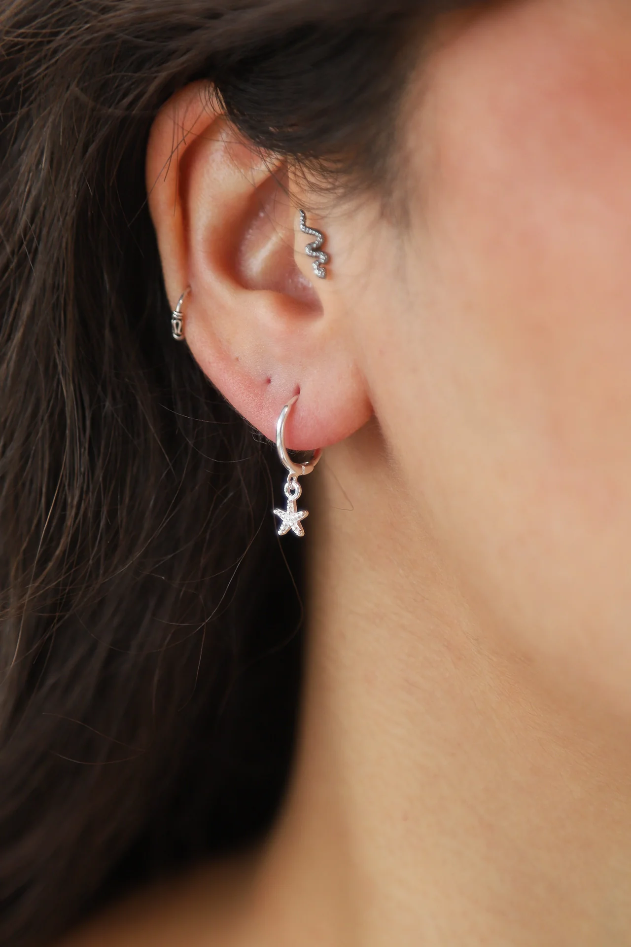 Silver Clam & Star Earrings - Image 3