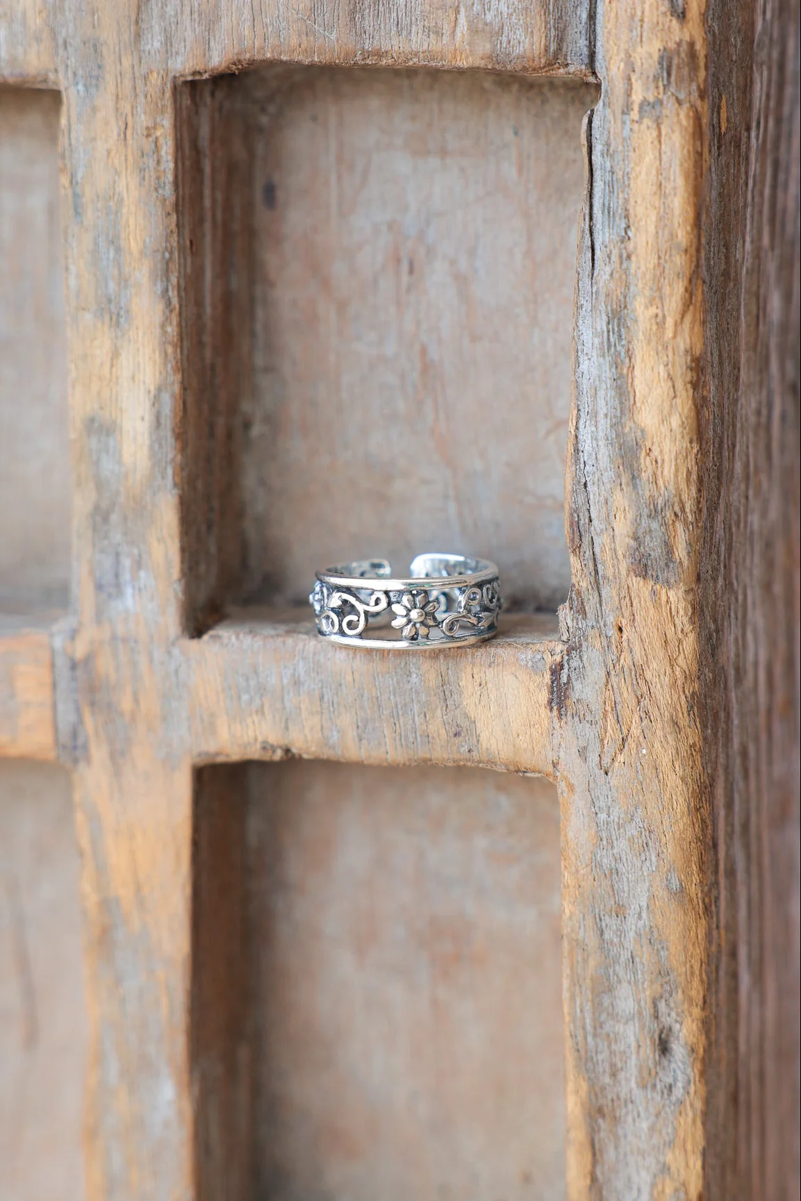 Floral Filigree Toe Ring - Image 2