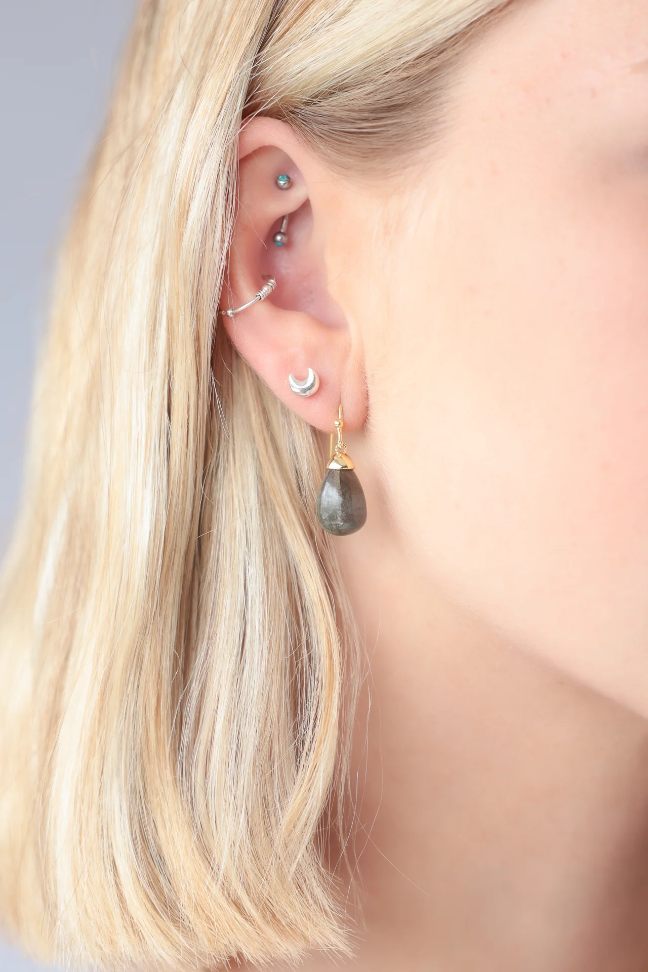 Uyia Teardrop Earrings - Image 2