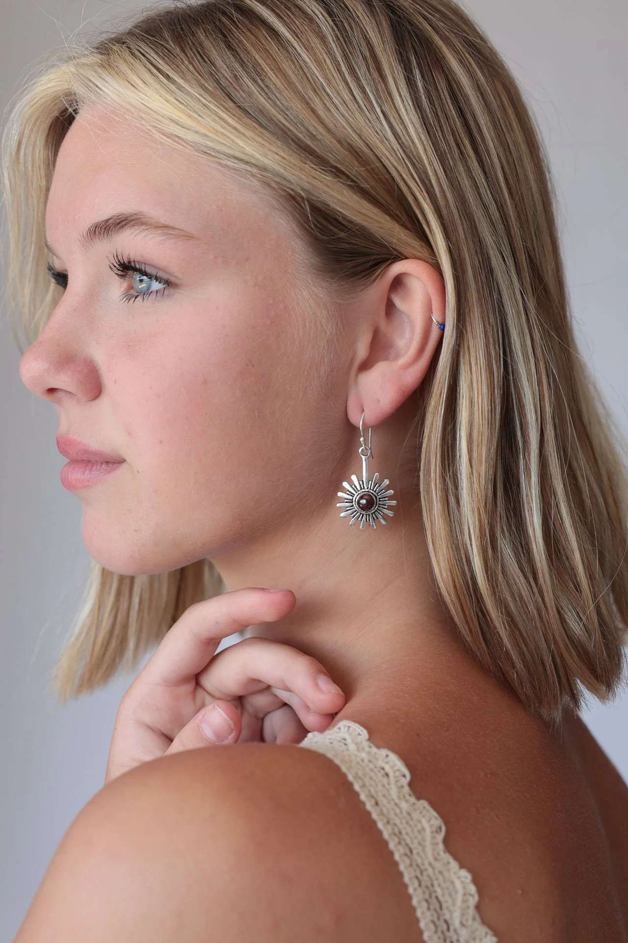 Nayra Earrings - Image 3