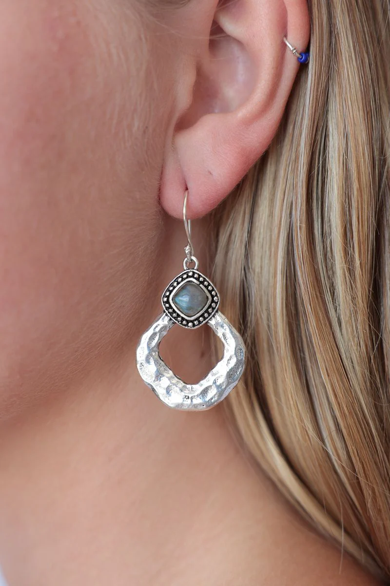 Ishita Earrings - Image 2