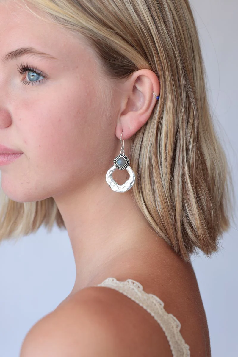 Ishita Earrings - Image 3