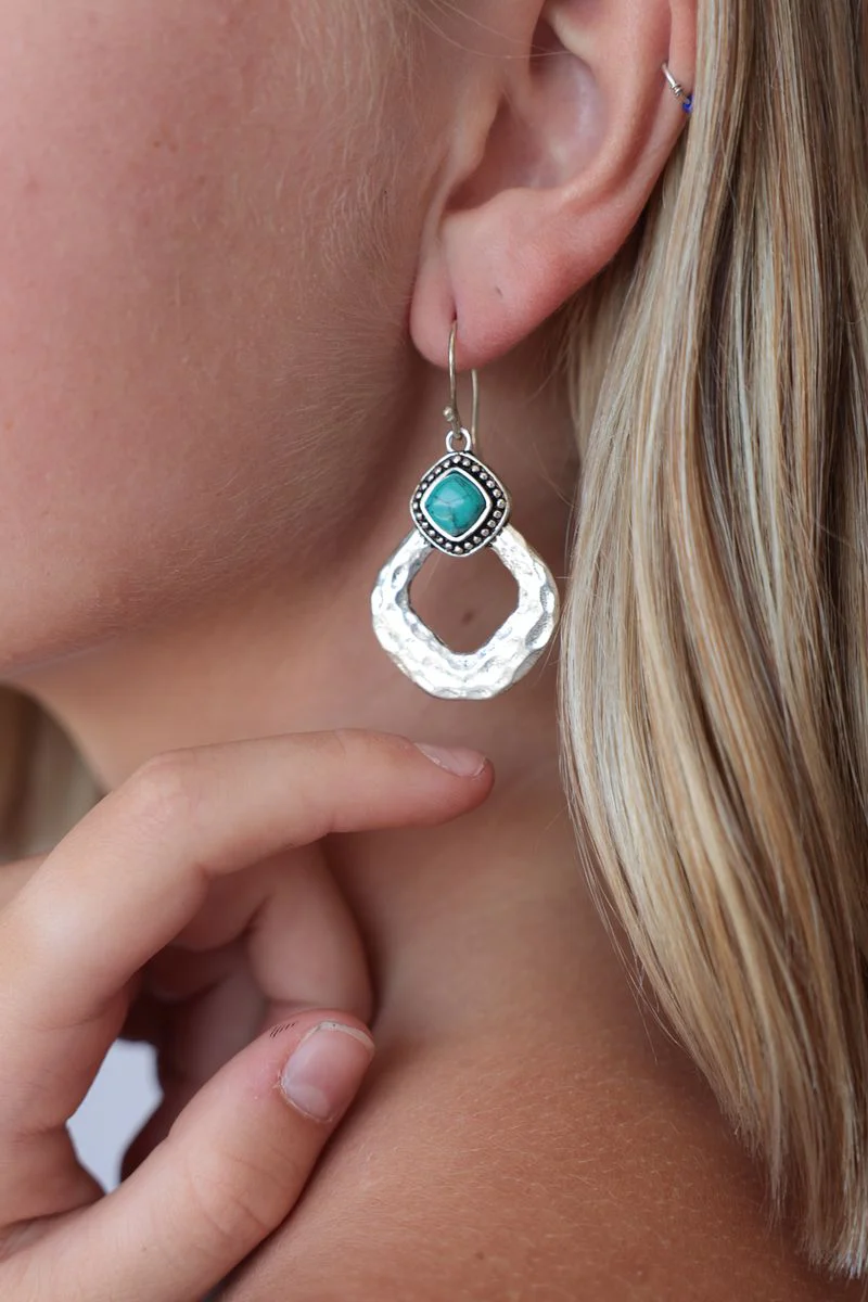 Pari Earrings - Image 2