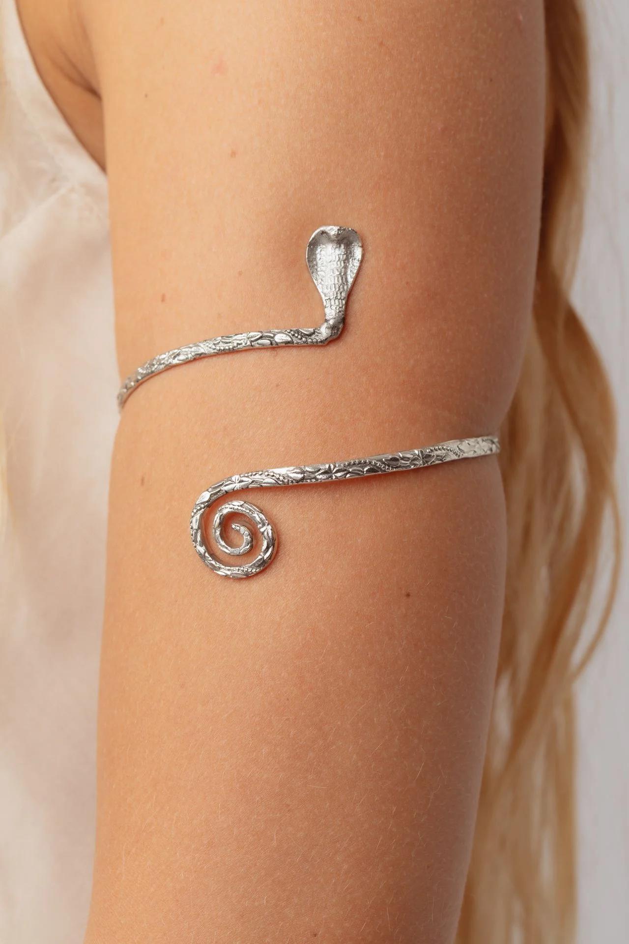 Sahana Silver Arm Cuff - Image 2